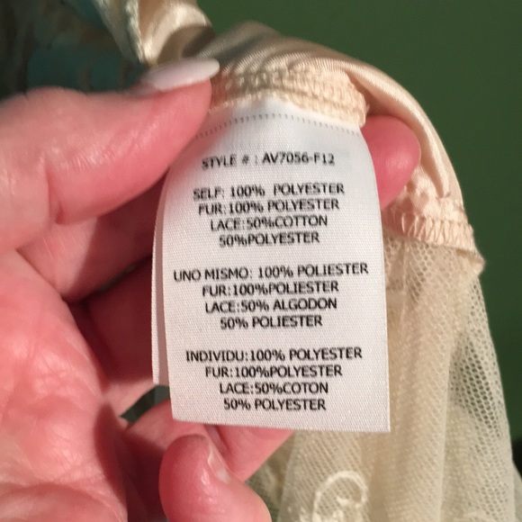 Beautiful Boutique Vest Areve NWT - Picture 3 of 3